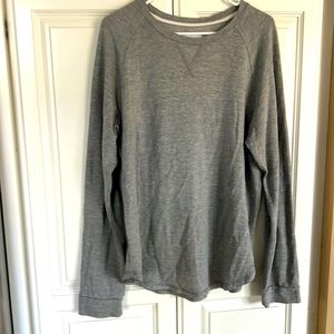 Carly Jean Heathered Gray pullover with scoop hem- L